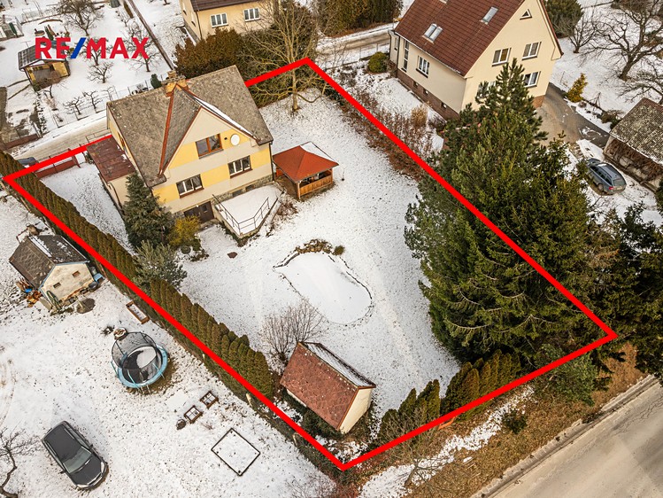 Prodej rodinného domu 292 m², pozemek 990 m² - foto 4