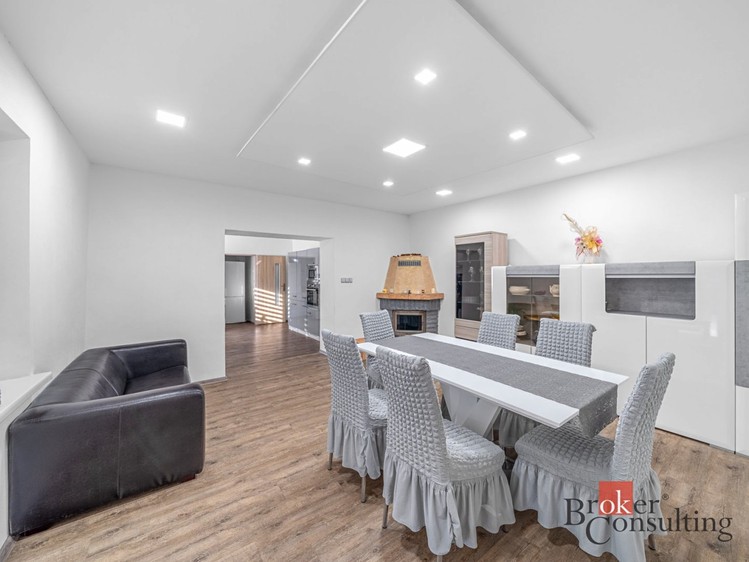 Prodej rodinného domu 180 m², pozemek 1 625 m² - foto 5