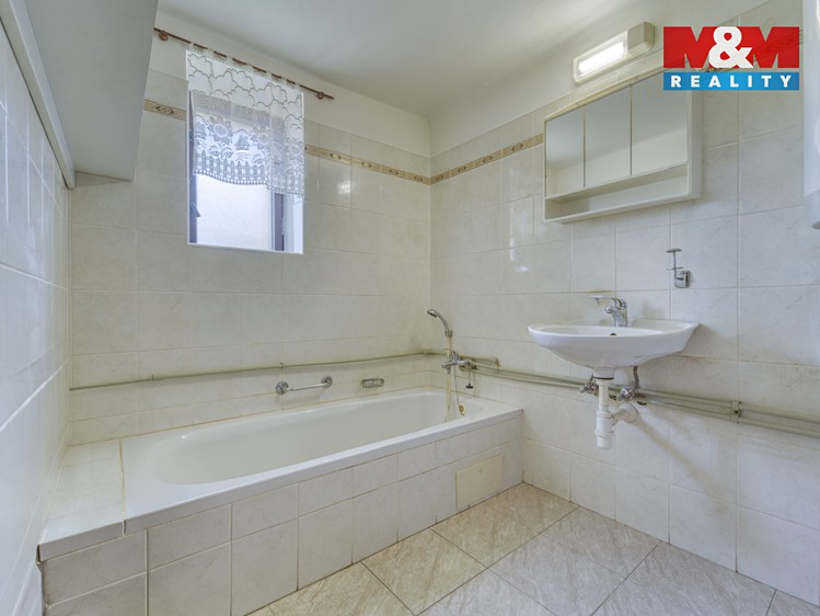 Prodej  rodinného domu 193 m², pozemek 1 996 m² - foto 8