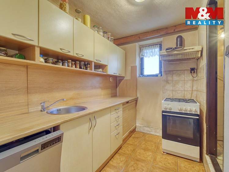 Prodej  rodinného domu 193 m², pozemek 1 996 m² - foto 5