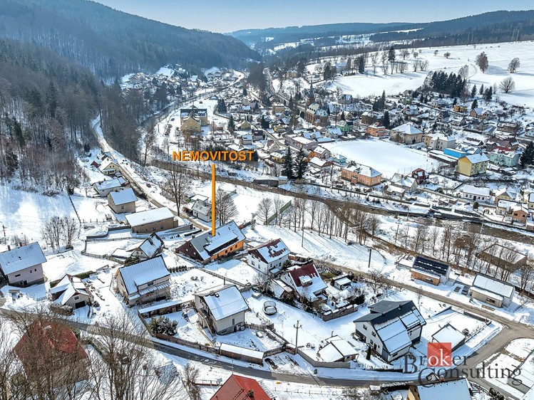 Prodej rodinného domu 620 m², pozemek 1 366 m² - foto 4
