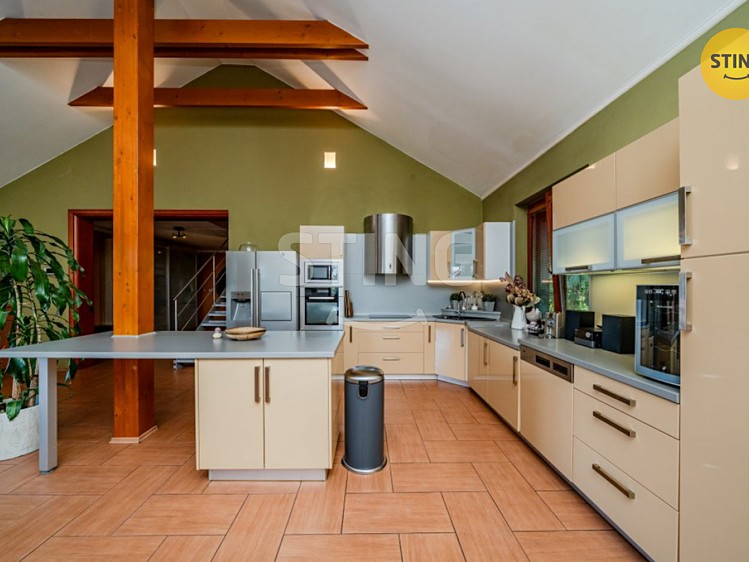 Prodej rodinného domu 262 m², pozemek 715 m² - foto 6