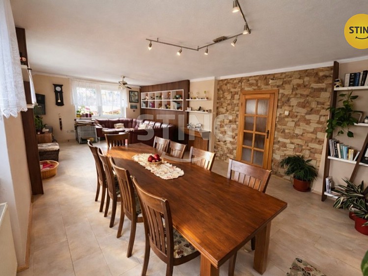 Prodej  rodinného domu 241 m², pozemek 4 037 m² - foto 4