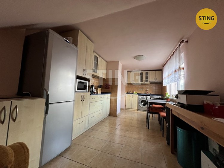 Prodej  rodinného domu 241 m², pozemek 4 037 m² - foto 7