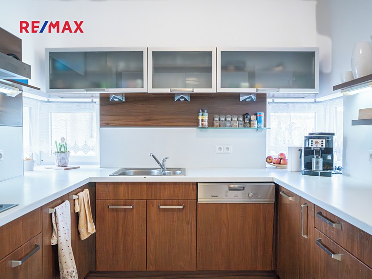 Prodej rodinného domu 129 m², pozemek 654 m² - foto 3