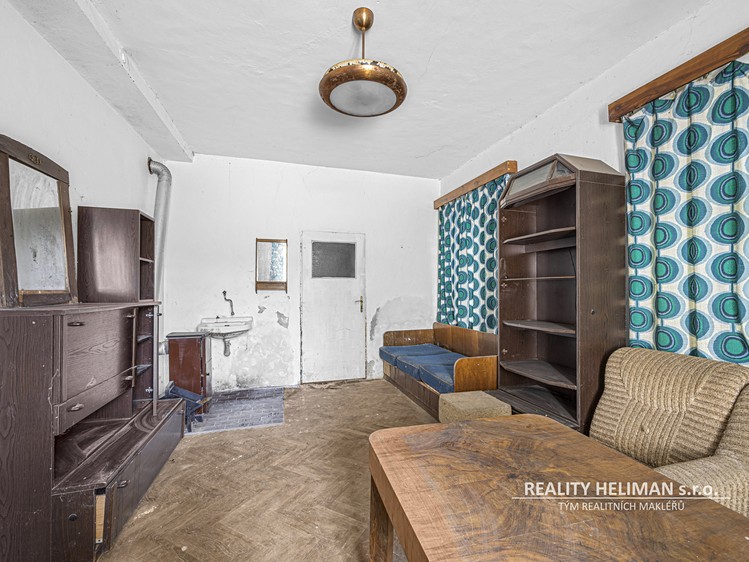 Prodej  vícegeneračního domu 569 m², pozemek 1 864 m² - foto 4