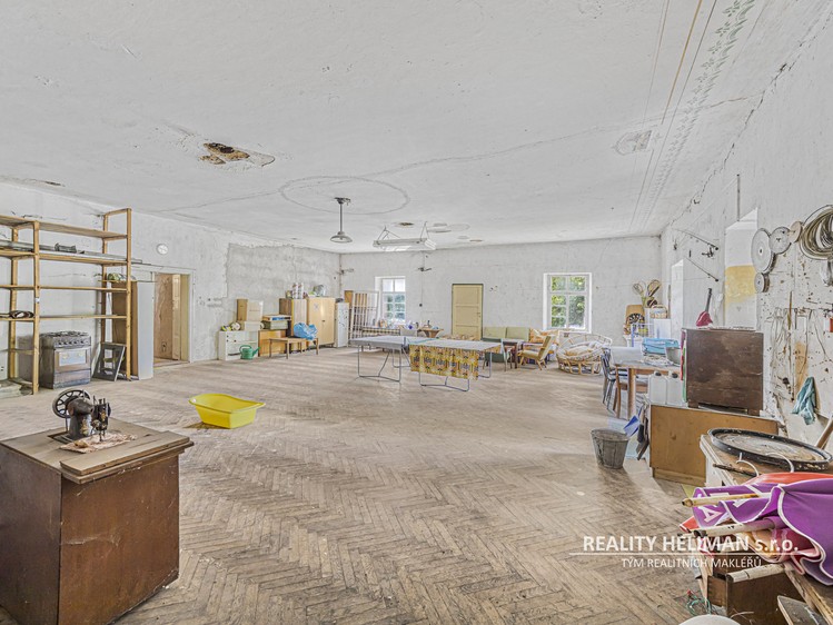 Prodej  vícegeneračního domu 569 m², pozemek 1 864 m² - foto 8
