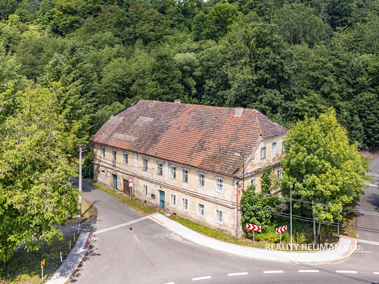 Prodej  vícegeneračního domu 569 m², pozemek 1 864 m² - foto 7
