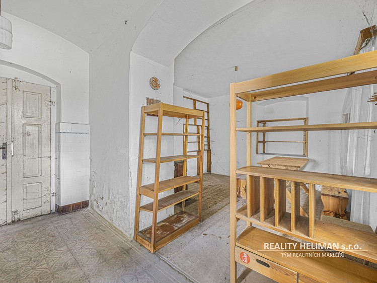 Prodej  vícegeneračního domu 569 m², pozemek 1 864 m² - foto 6