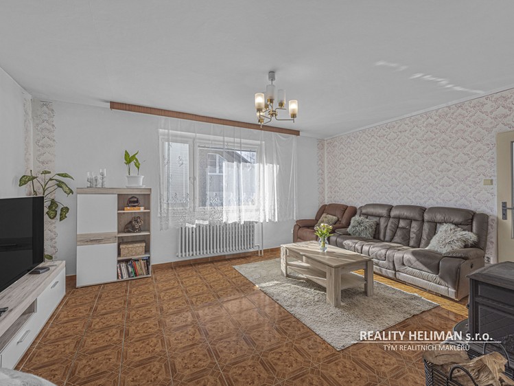 Prodej  rodinného domu 293 m², pozemek 775 m² - foto 3