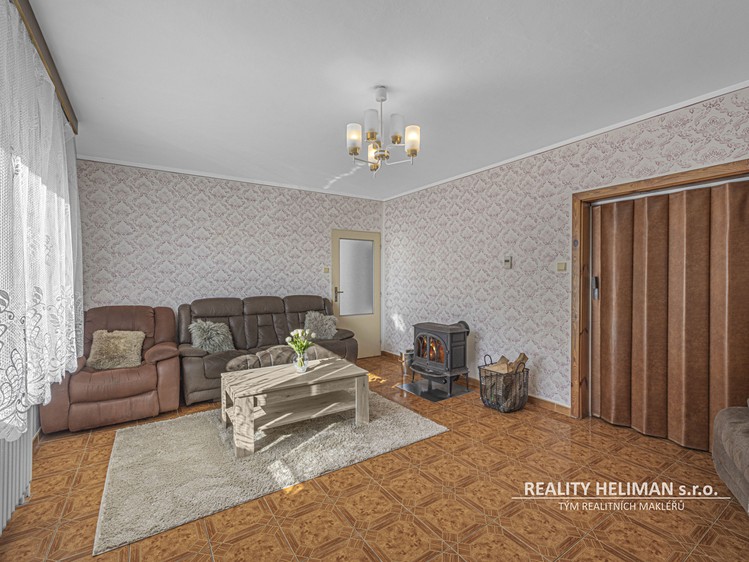 Prodej  rodinného domu 293 m², pozemek 775 m² - foto 5