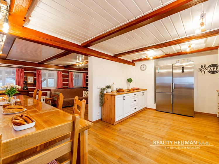 Prodej rodinného domu 250 m², pozemek 3 111 m² - foto 5