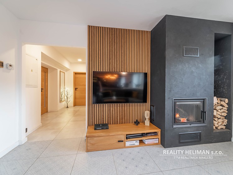 Prodej  rodinného domu 260 m², pozemek 5 558 m² - foto 5