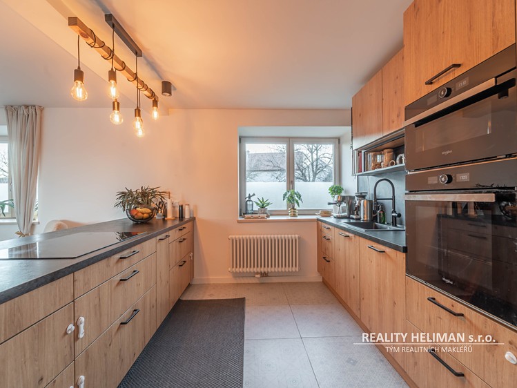 Prodej  rodinného domu 260 m², pozemek 5 558 m² - foto 6