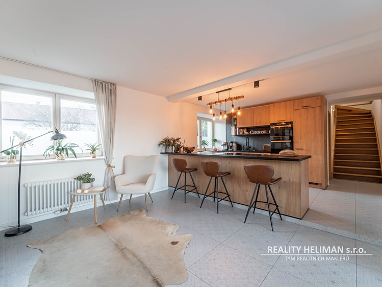Prodej  rodinného domu 260 m², pozemek 5 558 m² - foto 7