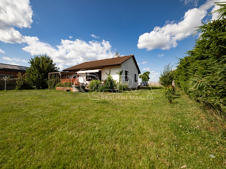 Prodej rodinného domu 105 m², pozemek 2 043 m² - foto 1