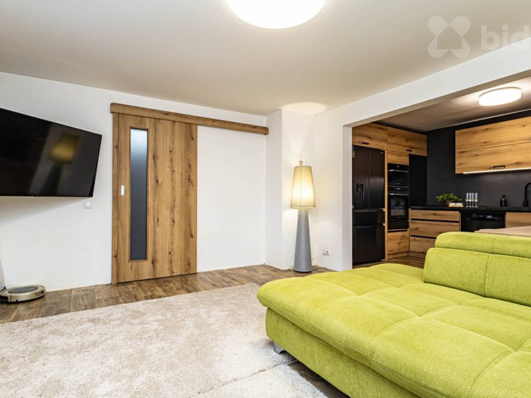 Prodej  rodinného domu 186 m², pozemek 872 m² - foto 5