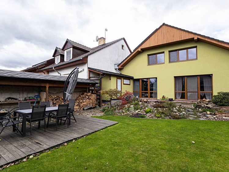 Prodej rodinného domu 170 m², pozemek 403 m² - foto 1