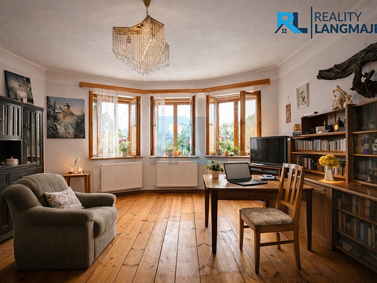 Prodej rodinného domu 225 m², pozemek 864 m² - foto 5