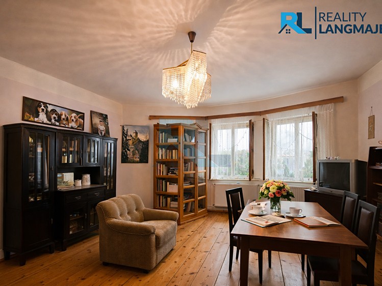Prodej rodinného domu 225 m², pozemek 864 m² - foto 6