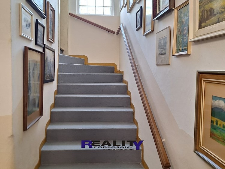 Prodej rodinného domu 170 m², pozemek 293 m² - foto 2