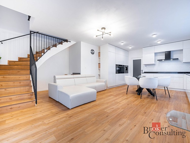 Prodej rodinného domu 110 m², pozemek 120 m² - foto 1