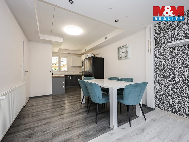 Prodej  rodinného domu 165 m², pozemek 1 326 m² - foto 4