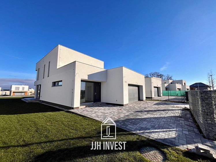 Prodej rodinného domu 190 m², pozemek 824 m² - foto 3
