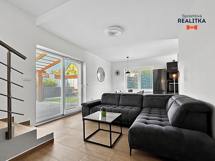Prodej rodinného domu 88 m², pozemek 229 m² - foto 2