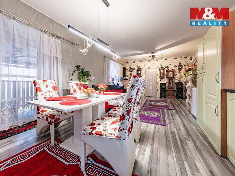 Prodej rodinného domu 128 m², pozemek 139 m² - foto 2