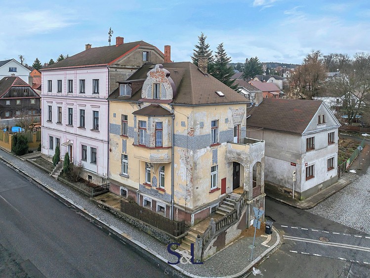 Prodej rodinného domu 197 m², pozemek 114 m² - foto 2