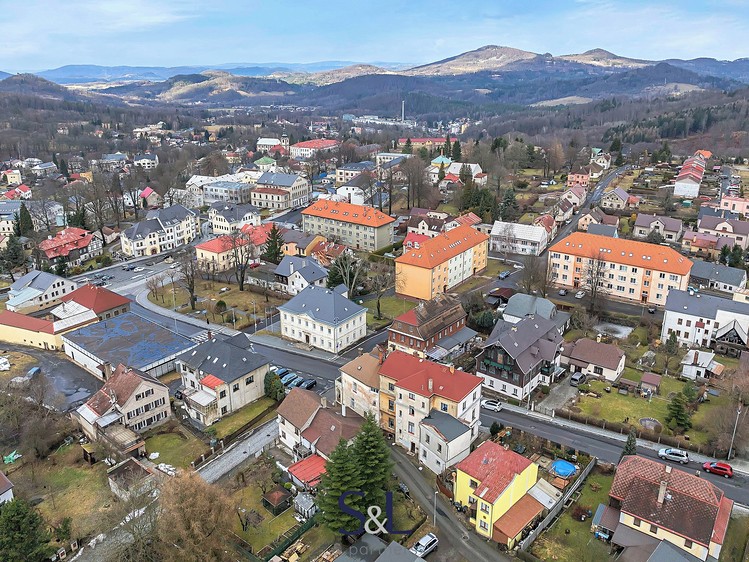 Prodej rodinného domu 197 m², pozemek 114 m² - foto 5