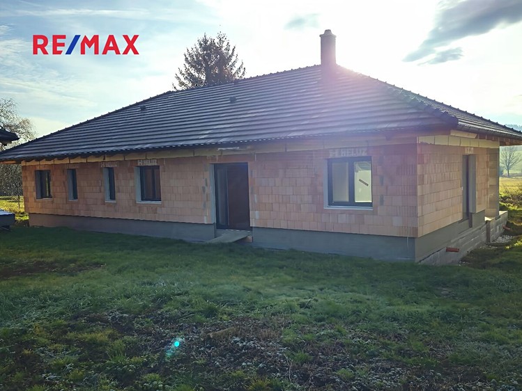 Prodej rodinného domu 139 m², pozemek 1 282 m² - foto 4