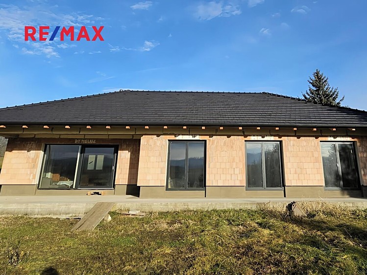 Prodej rodinného domu 139 m², pozemek 1 282 m² - foto 1