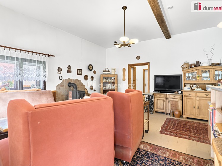 Prodej rodinného domu 250 m², pozemek 1 520 m² - foto 8