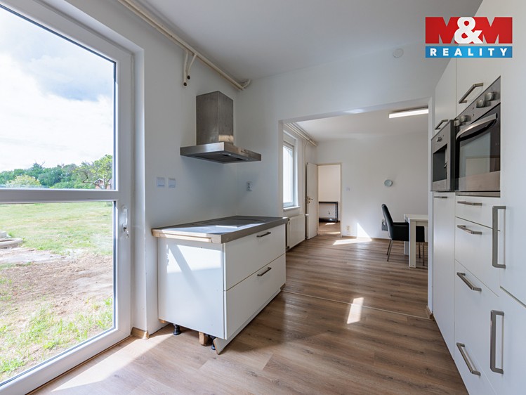 Prodej  rodinného domu 182 m², pozemek 1 377 m² - foto 5