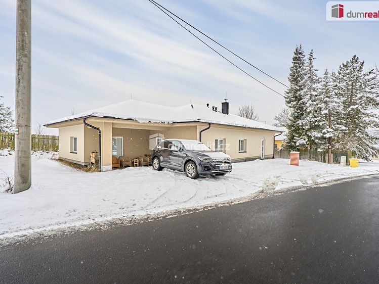 Prodej rodinného domu 189 m², pozemek 1 018 m² - foto 1