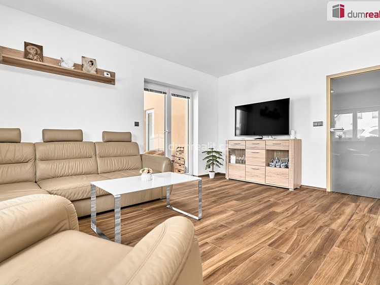 Prodej rodinného domu 189 m², pozemek 1 018 m² - foto 6