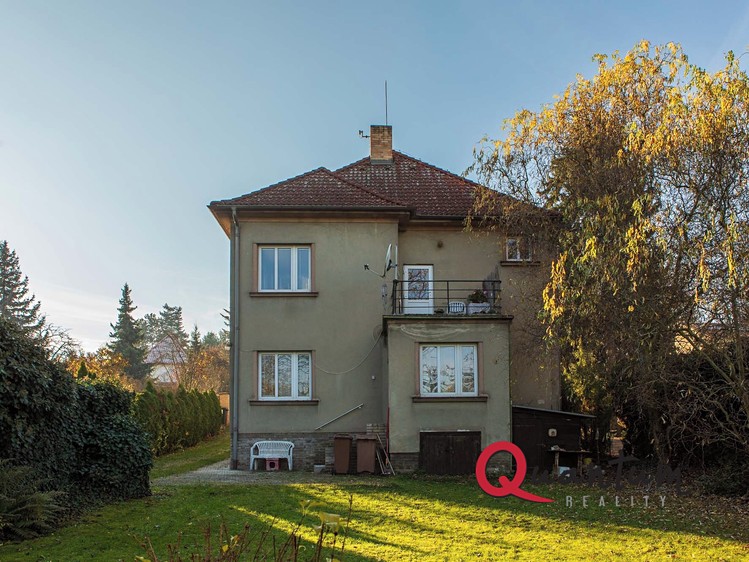 Prodej rodinného domu 210 m², pozemek 896 m² - foto 4