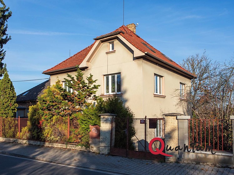 Prodej rodinného domu 210 m², pozemek 896 m² - foto 3