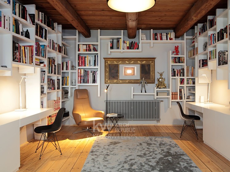 Prodej rodinného domu 310 m², pozemek 2 002 m² - foto 7