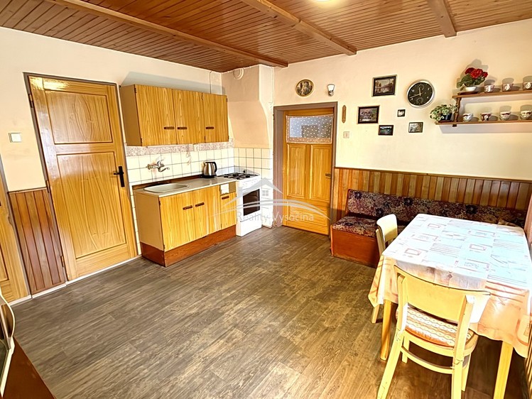 Prodej rodinného domu 140 m², pozemek 435 m² - foto 2