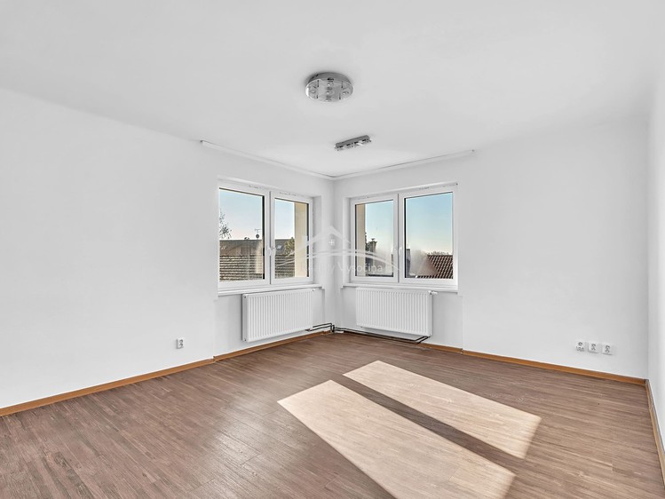 Prodej rodinného domu 340 m², pozemek 876 m² - foto 5