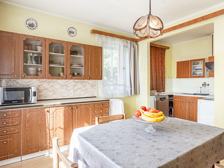 Prodej rodinného domu 160 m², pozemek 855 m² - foto 4