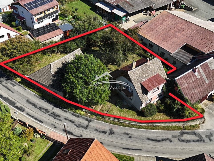 Prodej rodinného domu 160 m², pozemek 855 m² - foto 1