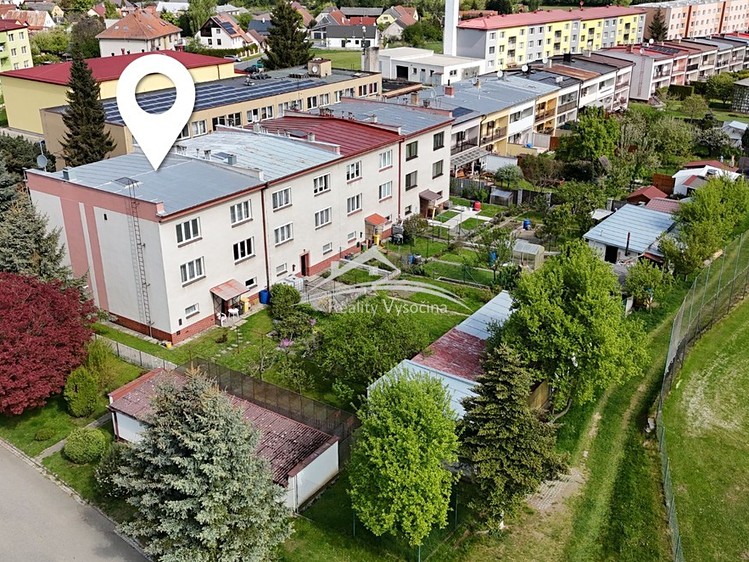 Prodej rodinného domu 330 m², pozemek 612 m² - foto 1