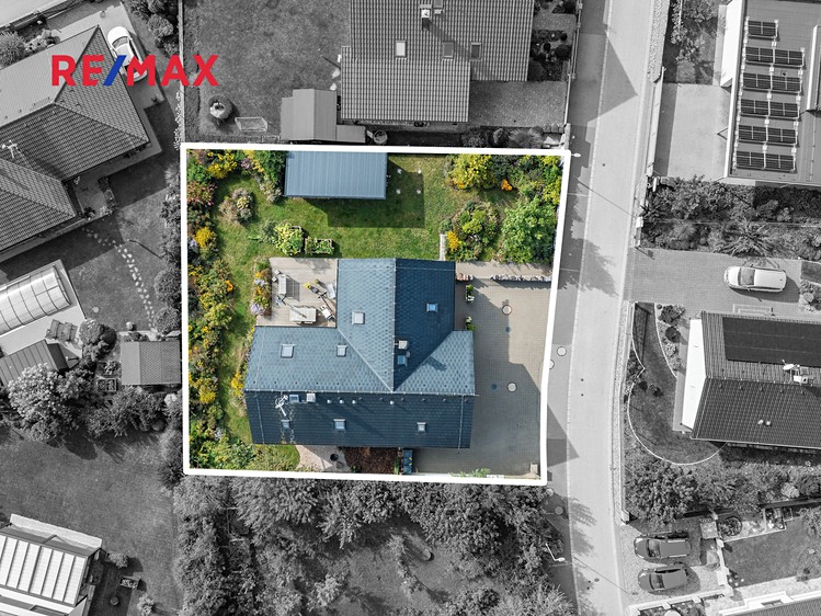 Prodej  rodinného domu 215 m², pozemek 749 m² - foto 4