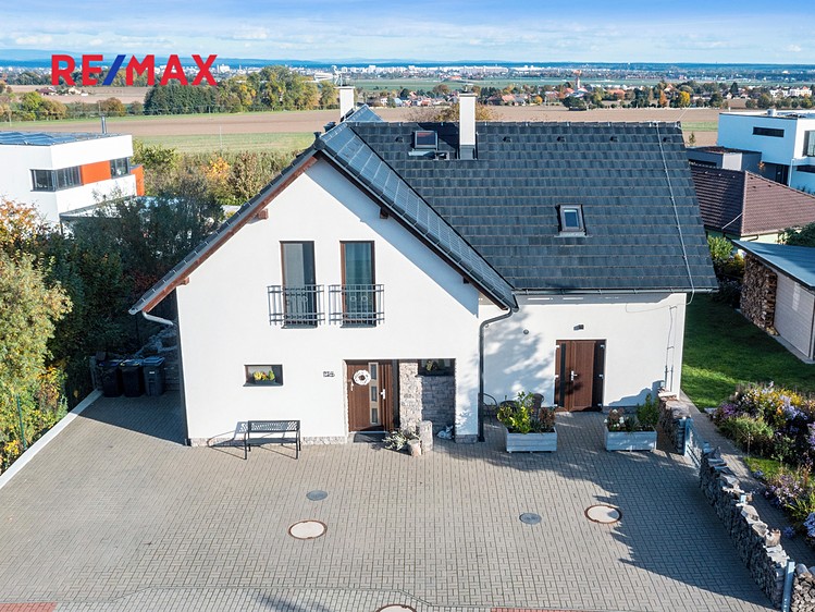 Prodej  rodinného domu 215 m², pozemek 749 m² - foto 7