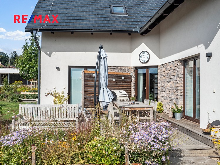 Prodej  rodinného domu 215 m², pozemek 749 m² - foto 5