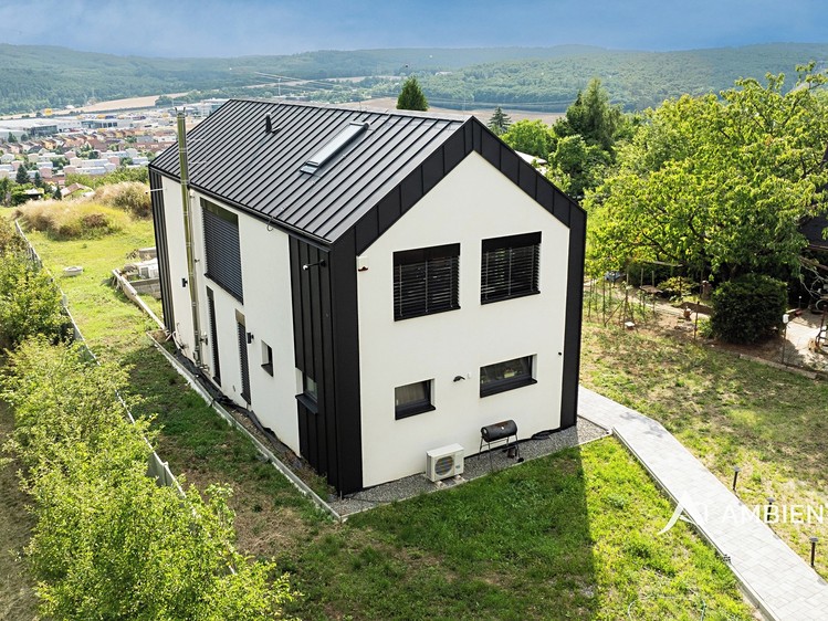 Prodej rodinného domu 135 m², pozemek 2 419 m² - foto 1